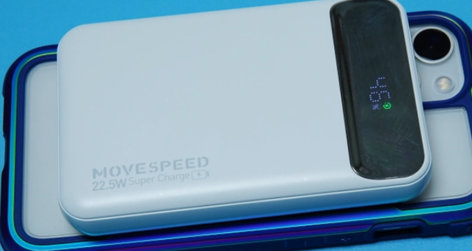 激光打標(biāo)機在電子充電設(shè)備中的應(yīng)用有哪些？  第3張